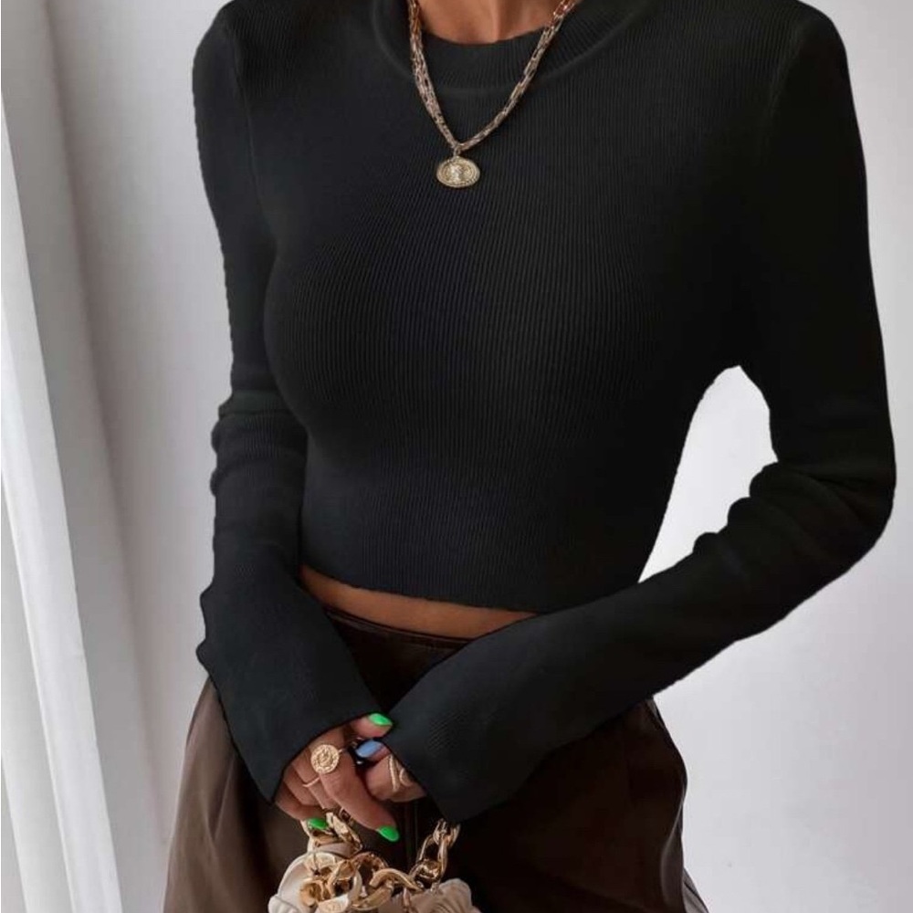 Black Ribbed Long Sleeve Crop Top